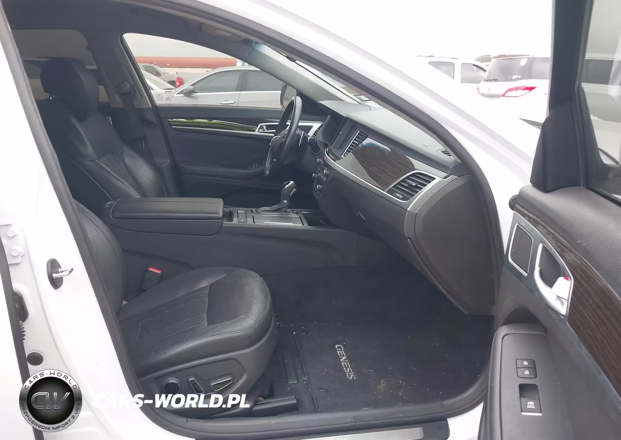 2016 Hyundai Genesis 3.8 VIN:KMHGN4JE5GU140724 - 5