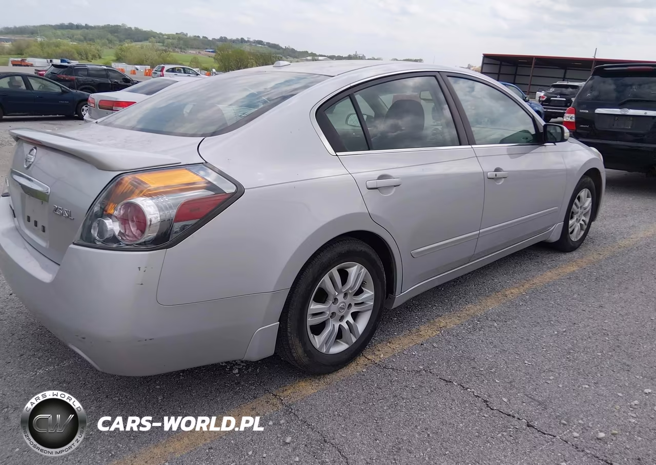 2011 Nissan Altima 2.5 S VIN:1N4AL2AP5BN426765 - 4