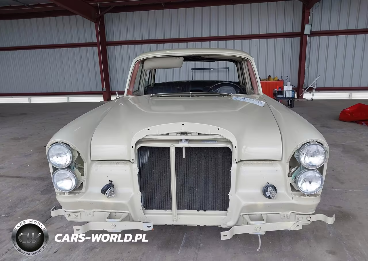 1967 Mercedes-Benz 230S VIN:12101816 - 13