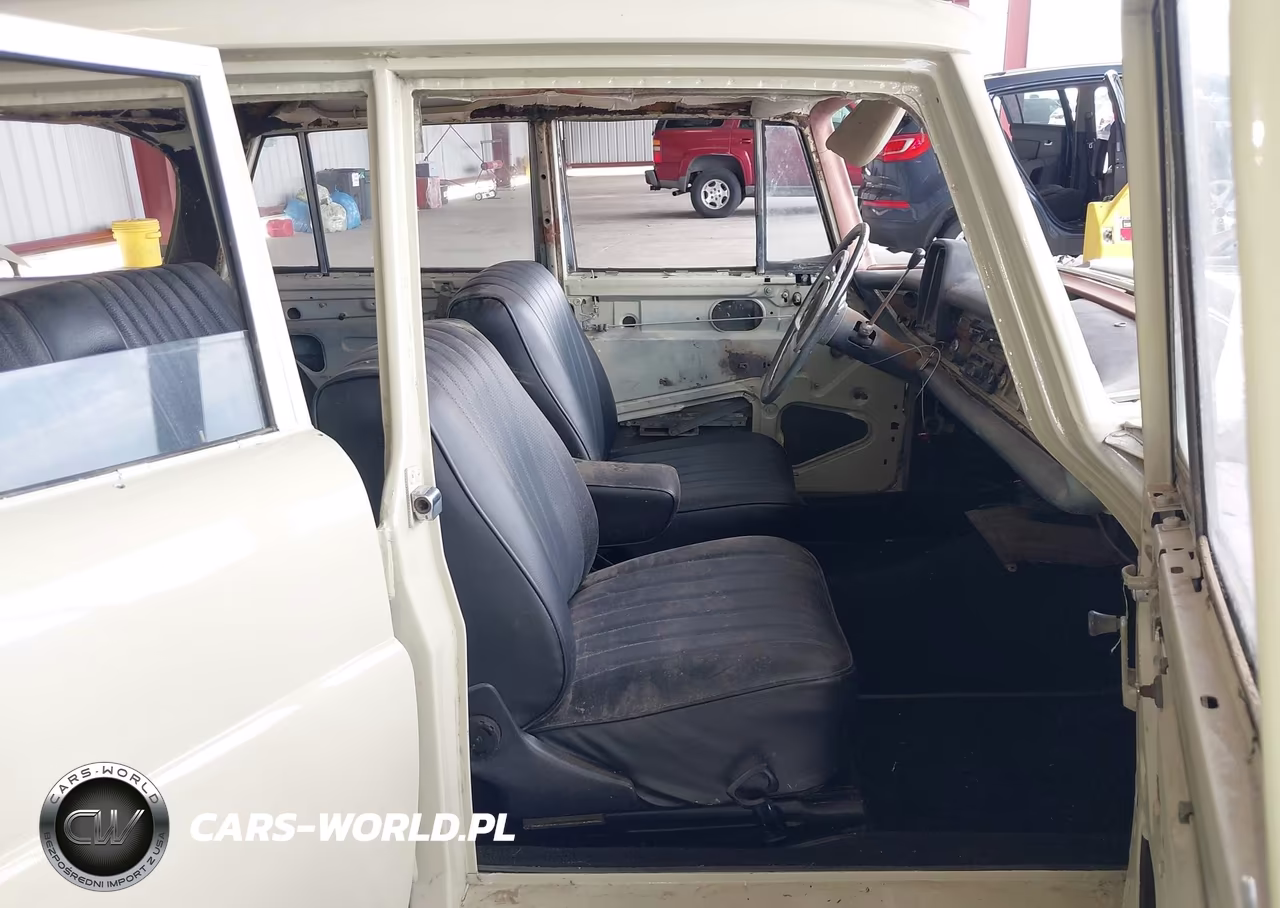 1967 Mercedes-Benz 230S VIN:12101816 - 5