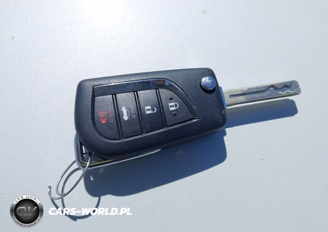 2018 Toyota Camry Le VIN:4T1B11HK9JU122590 - 11