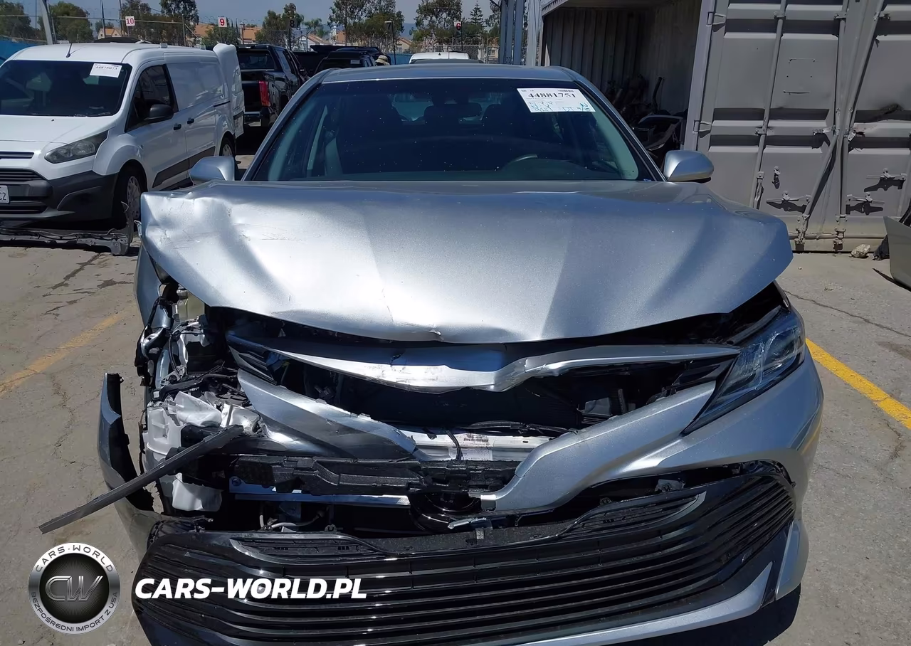 2018 Toyota Camry Le VIN:4T1B11HK9JU122590 - 12