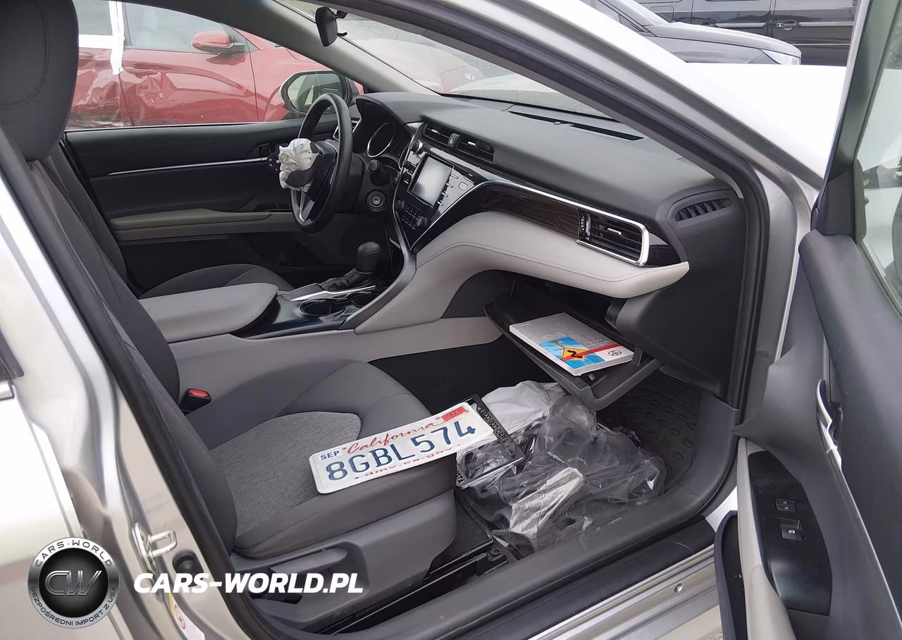 2018 Toyota Camry Le VIN:4T1B11HK9JU122590 - 5
