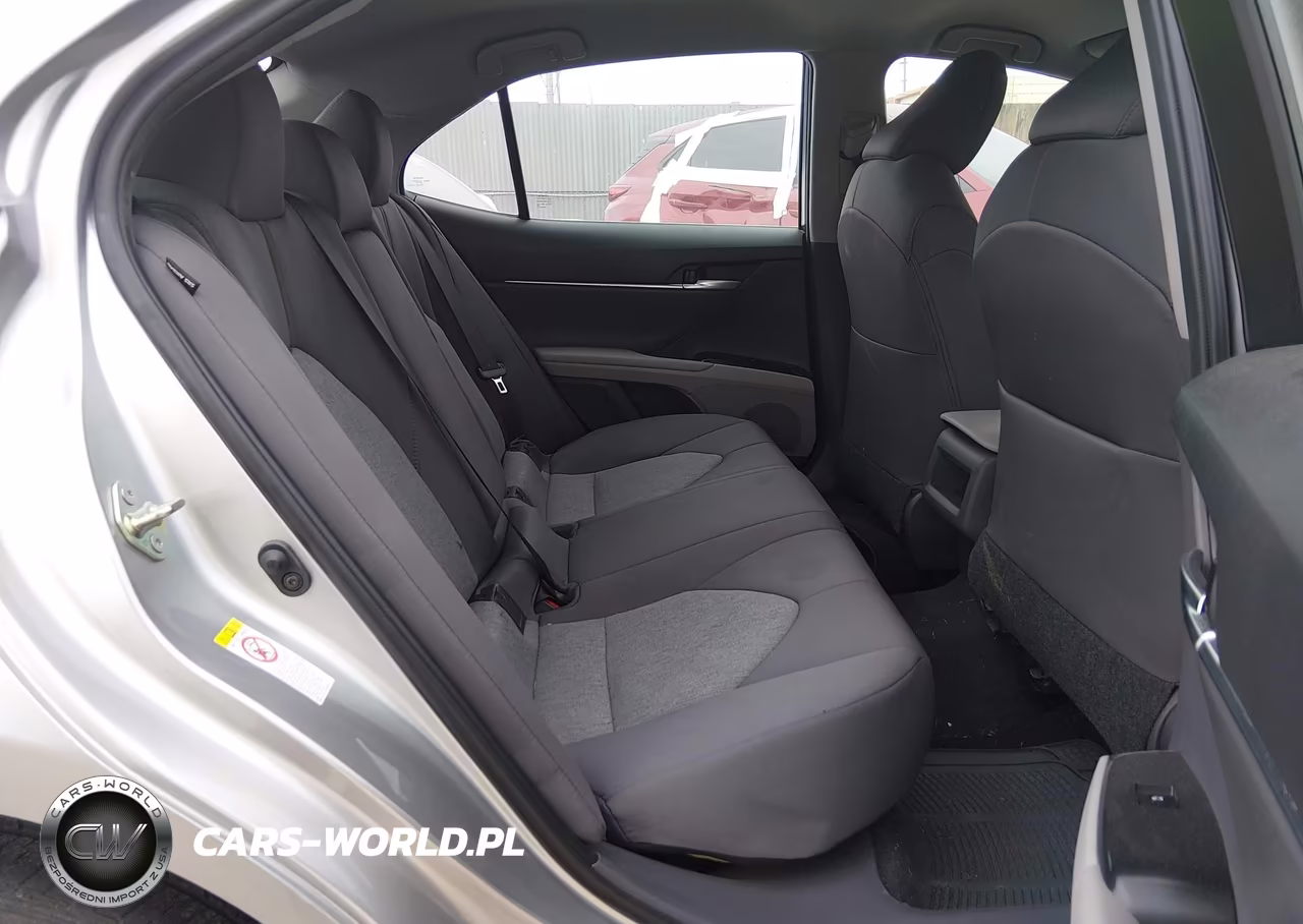 2018 Toyota Camry Le VIN:4T1B11HK9JU122590 - 8