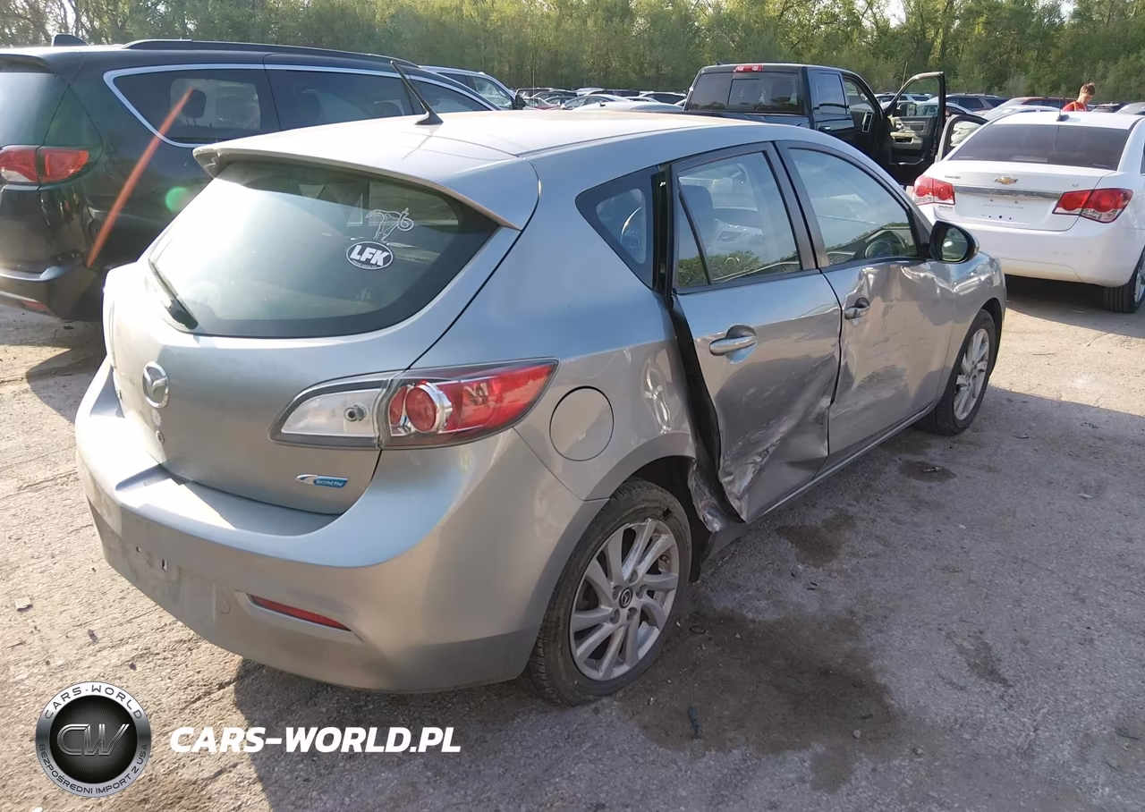 2013 Mazda Mazda3 I Touring VIN:JM1BL1L78D1727904 - 4