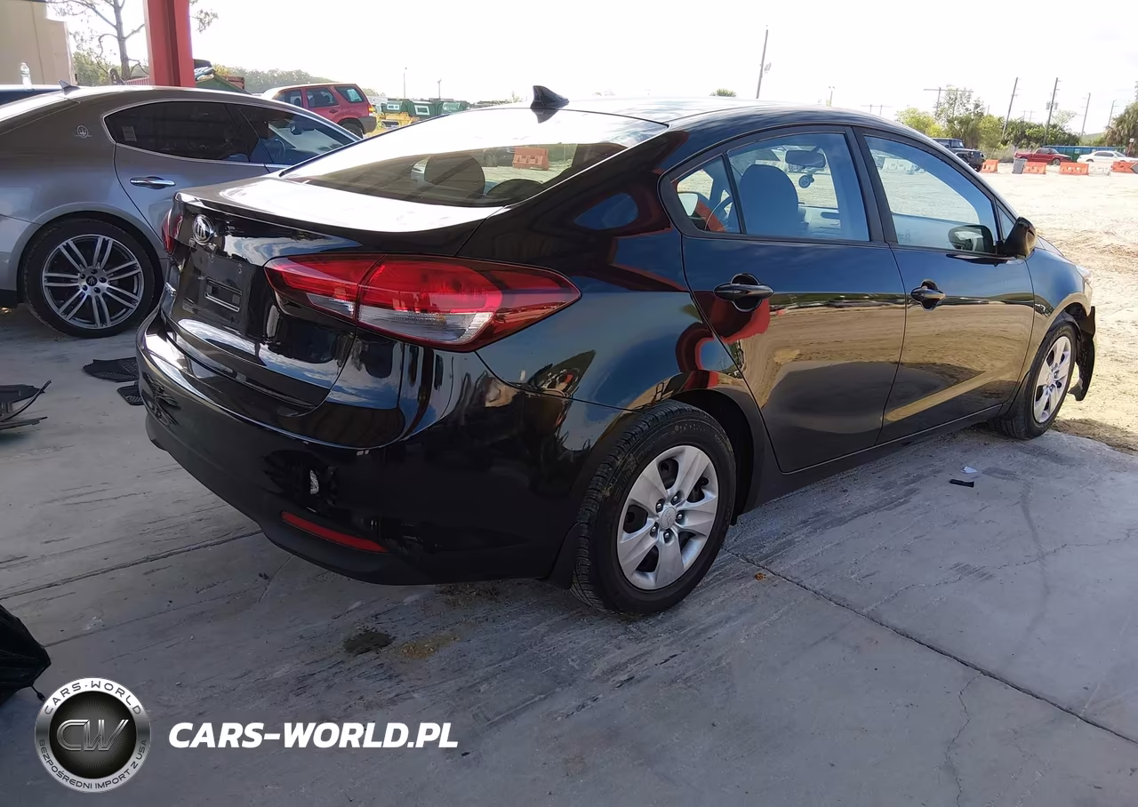 2017 Kia Forte Lx VIN:3KPFK4A70HE104434 - 4