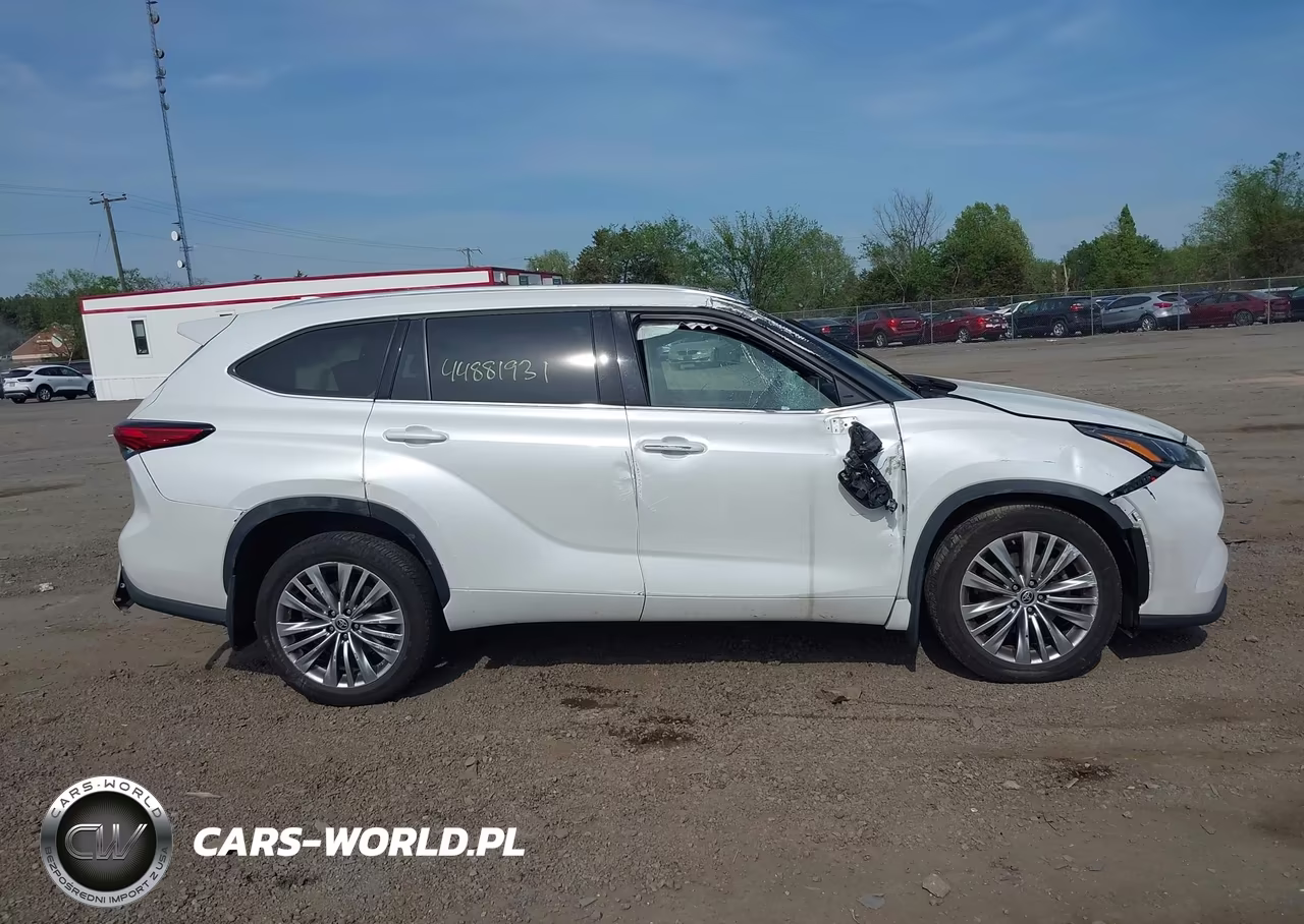 2023 Toyota Highlander Platinum VIN:5TDKDRBH0PS002259 - 13