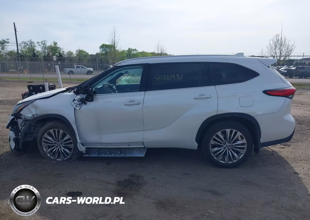 2023 Toyota Highlander Platinum VIN:5TDKDRBH0PS002259 - 14