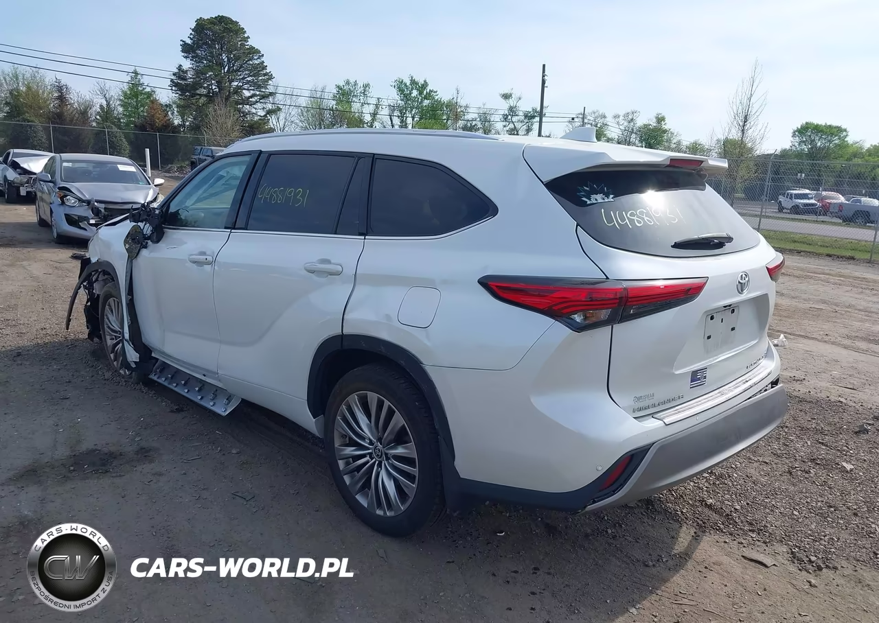 2023 Toyota Highlander Platinum VIN:5TDKDRBH0PS002259 - 3