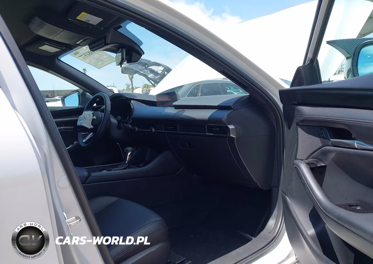 2025 Mazda Mazda3 2.5 S Select Sport VIN:JM1BPAKM1S1776161 - 5