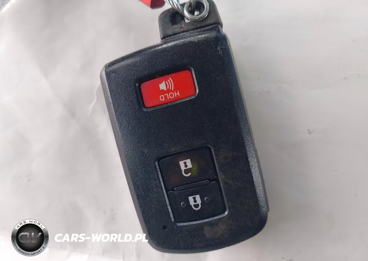 2016 Toyota Prius C Three VIN:JTDKDTB35G1128647 - 11