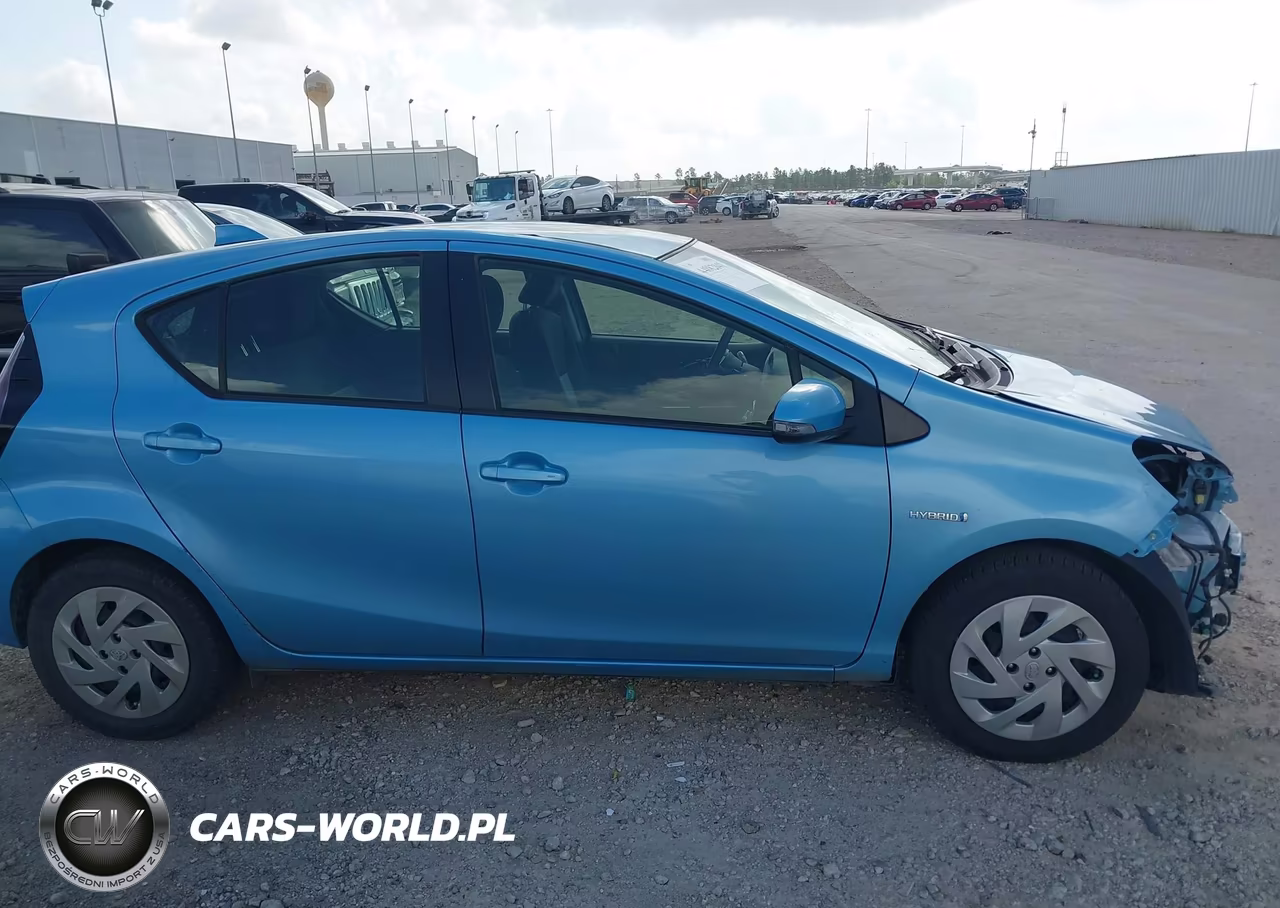 2016 Toyota Prius C Three VIN:JTDKDTB35G1128647 - 14