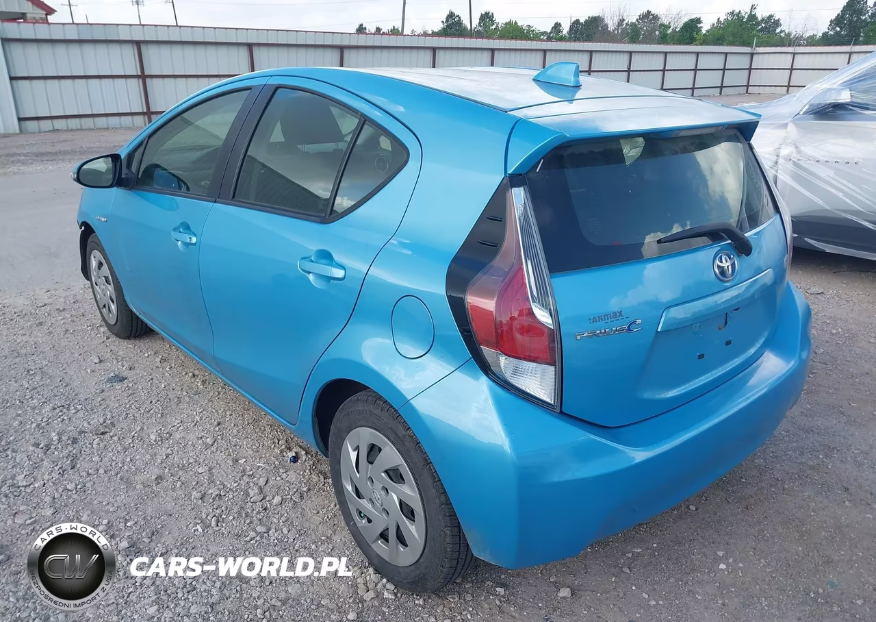 2016 Toyota Prius C Three VIN:JTDKDTB35G1128647 - 3