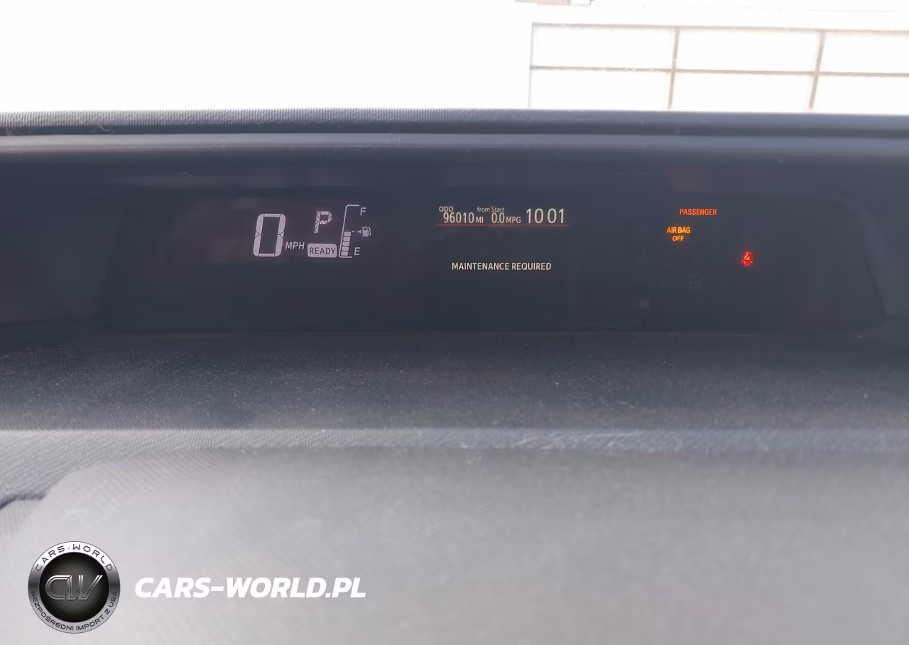 2016 Toyota Prius C Three VIN:JTDKDTB35G1128647 - 7