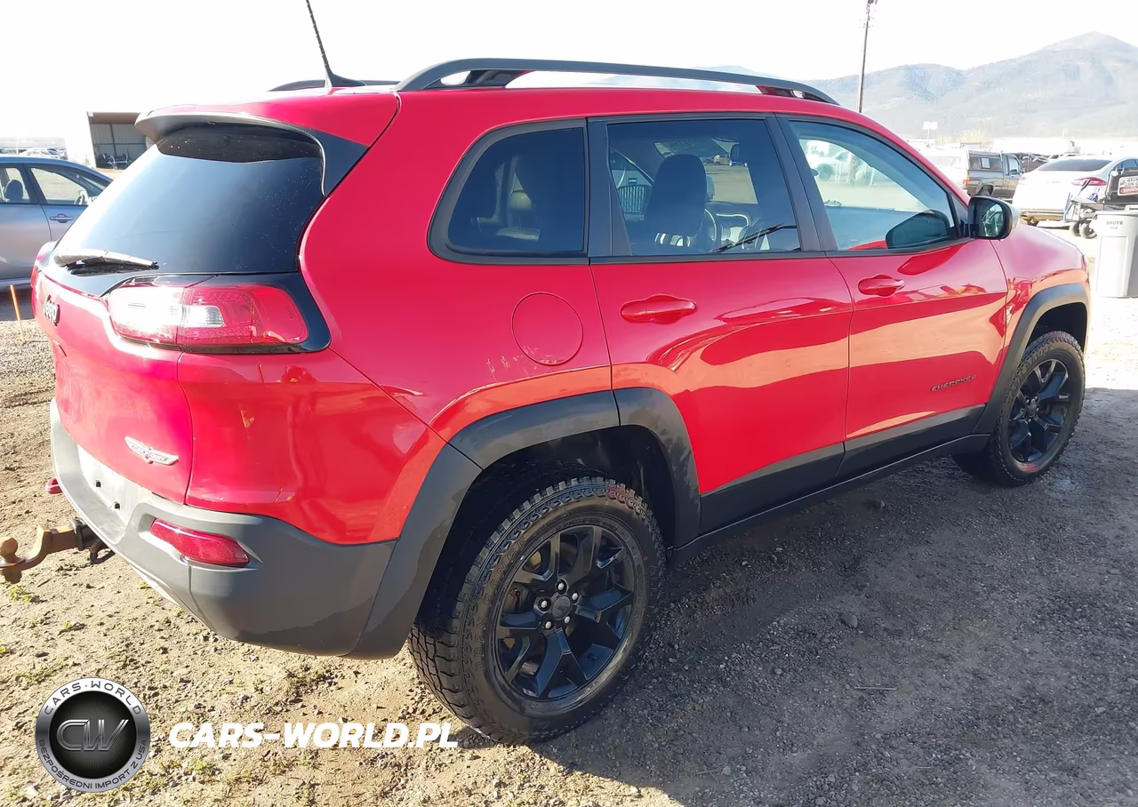 2017 Jeep Cherokee Trailhawk 4X4 VIN:1C4PJMBS3HW613143 - 4