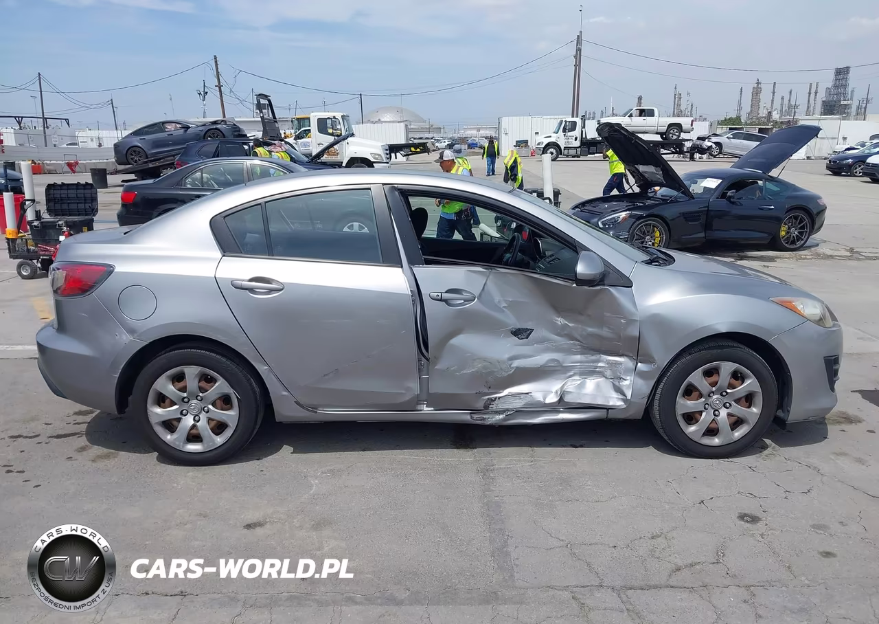 2010 Mazda Mazda3 I Sport VIN:JM1BL1SG9A1133657 - 13