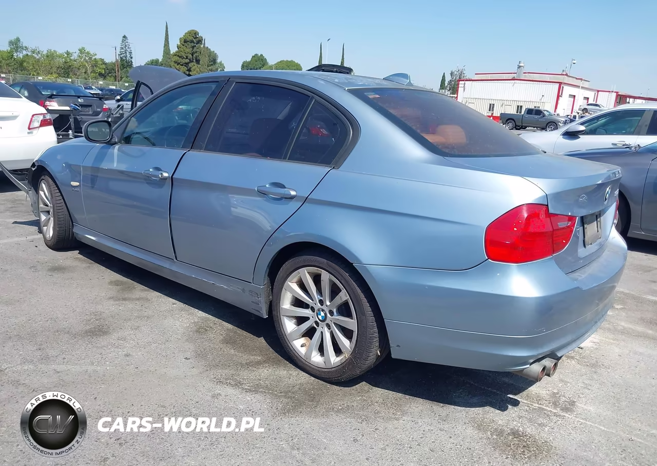 2011 BMW 328I xDrive VIN:WBAPK5G51BNN32268 - 3
