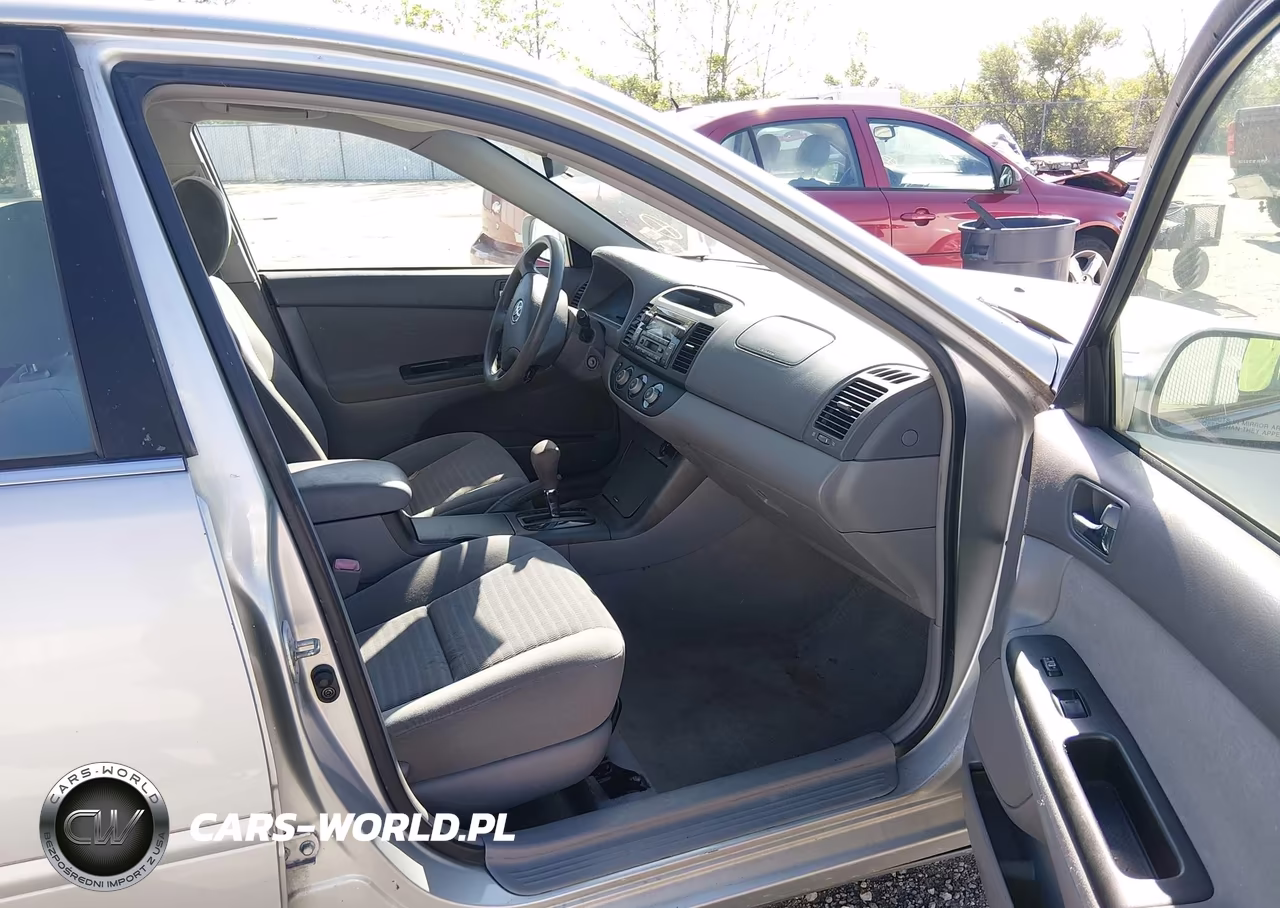 2005 Toyota Camry Le VIN:4T1BE32K05U001249 - 5