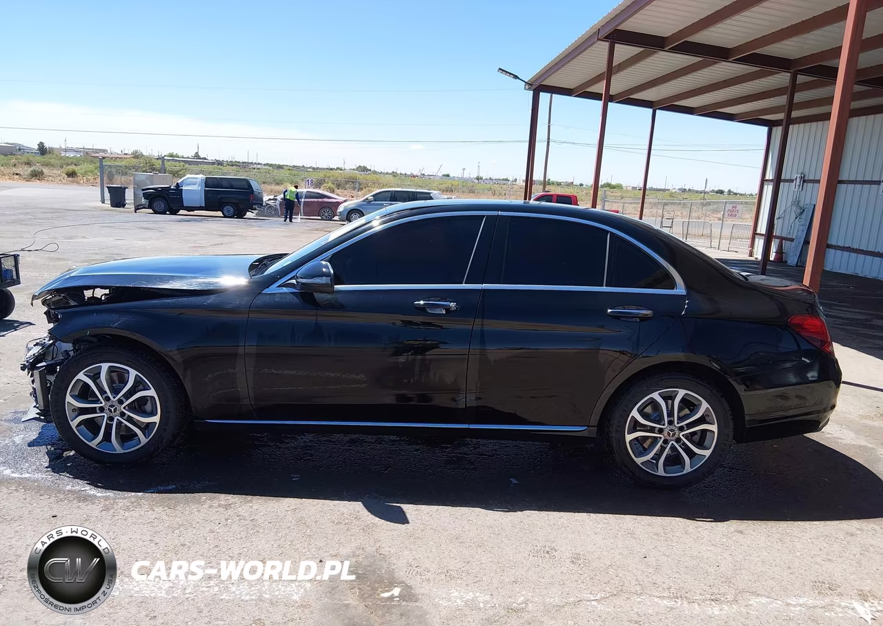 2018 Mercedes-Benz C 300 4Matic VIN:55SWF4KB4JU268159 - 15
