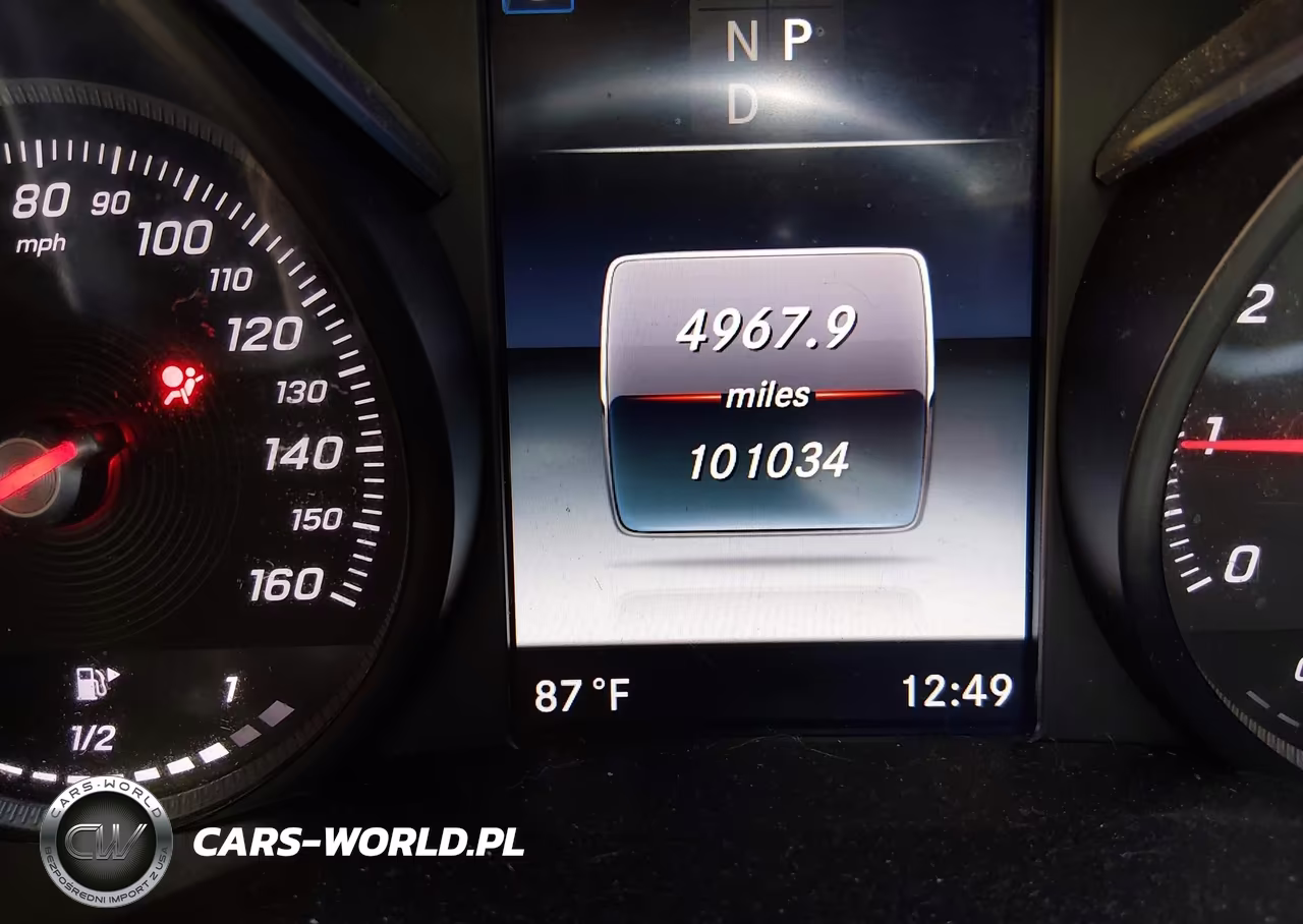 2018 Mercedes-Benz C 300 4Matic VIN:55SWF4KB4JU268159 - 16