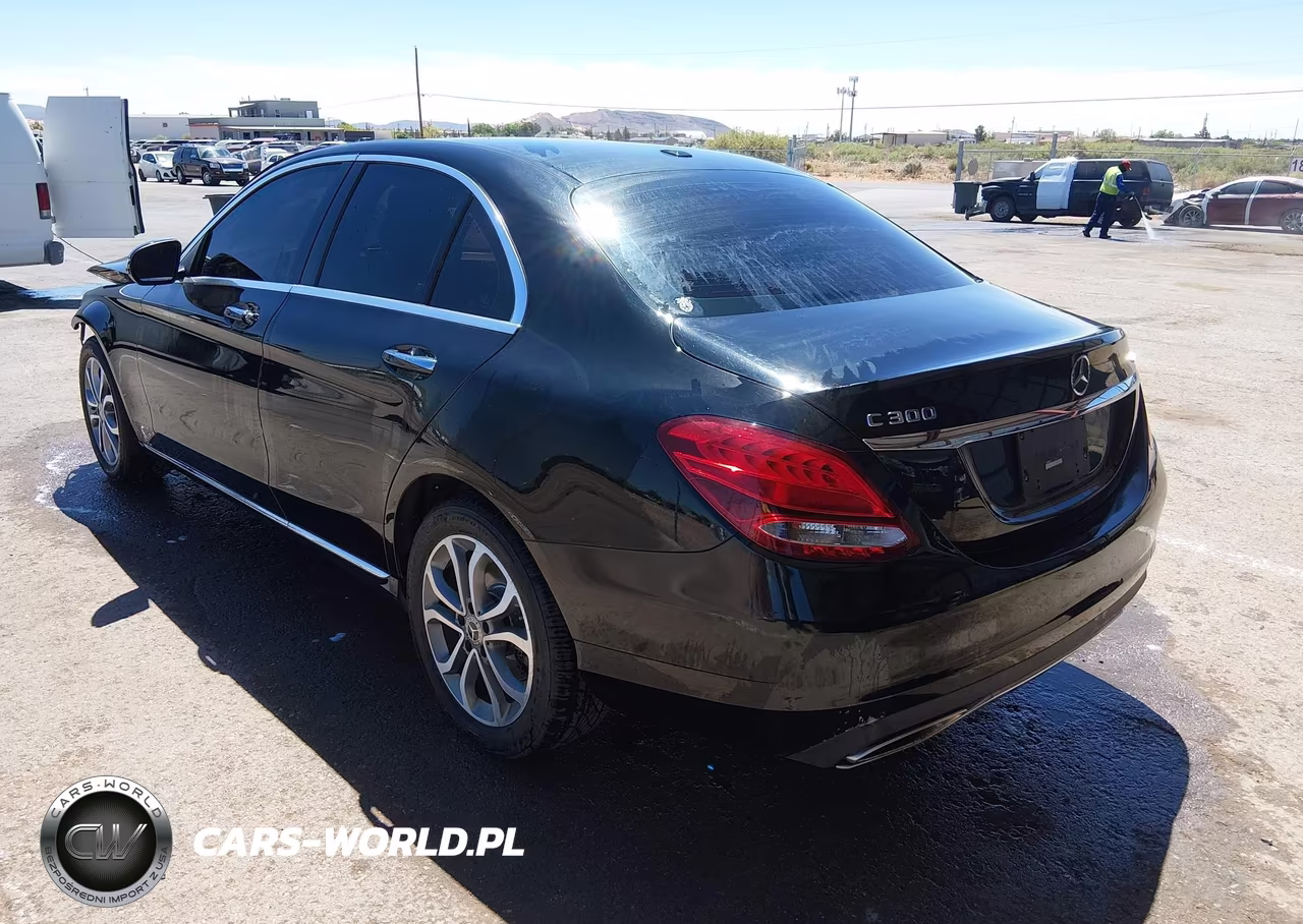 2018 Mercedes-Benz C 300 4Matic VIN:55SWF4KB4JU268159 - 3