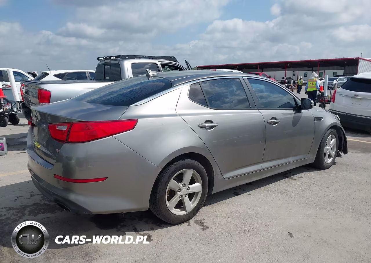 2015 Kia Optima Lx VIN:5XXGM4A79FG516998 - 4