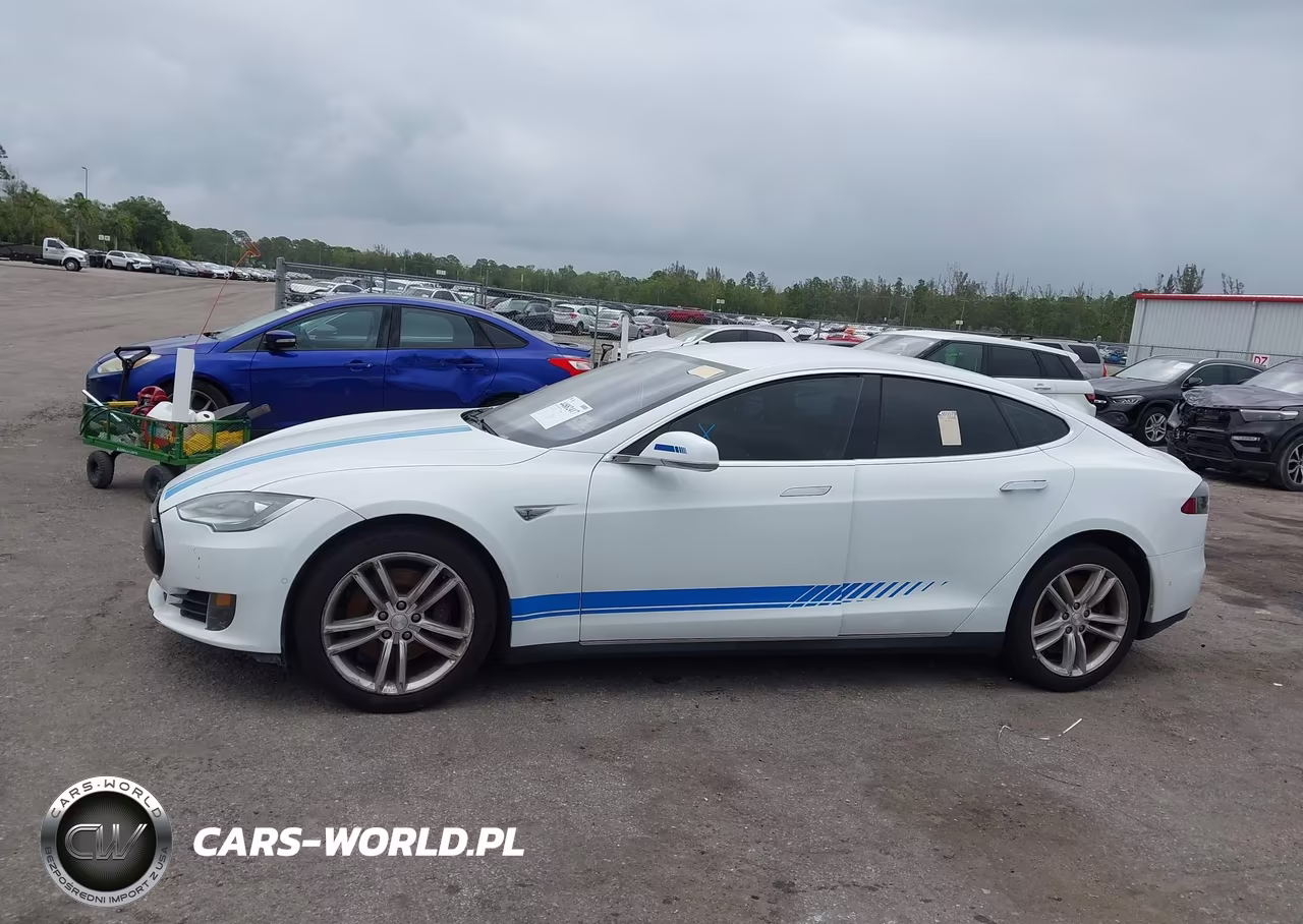 2015 Tesla Model S 60-70-85 VIN:5YJSA1E17FF101950 - 15