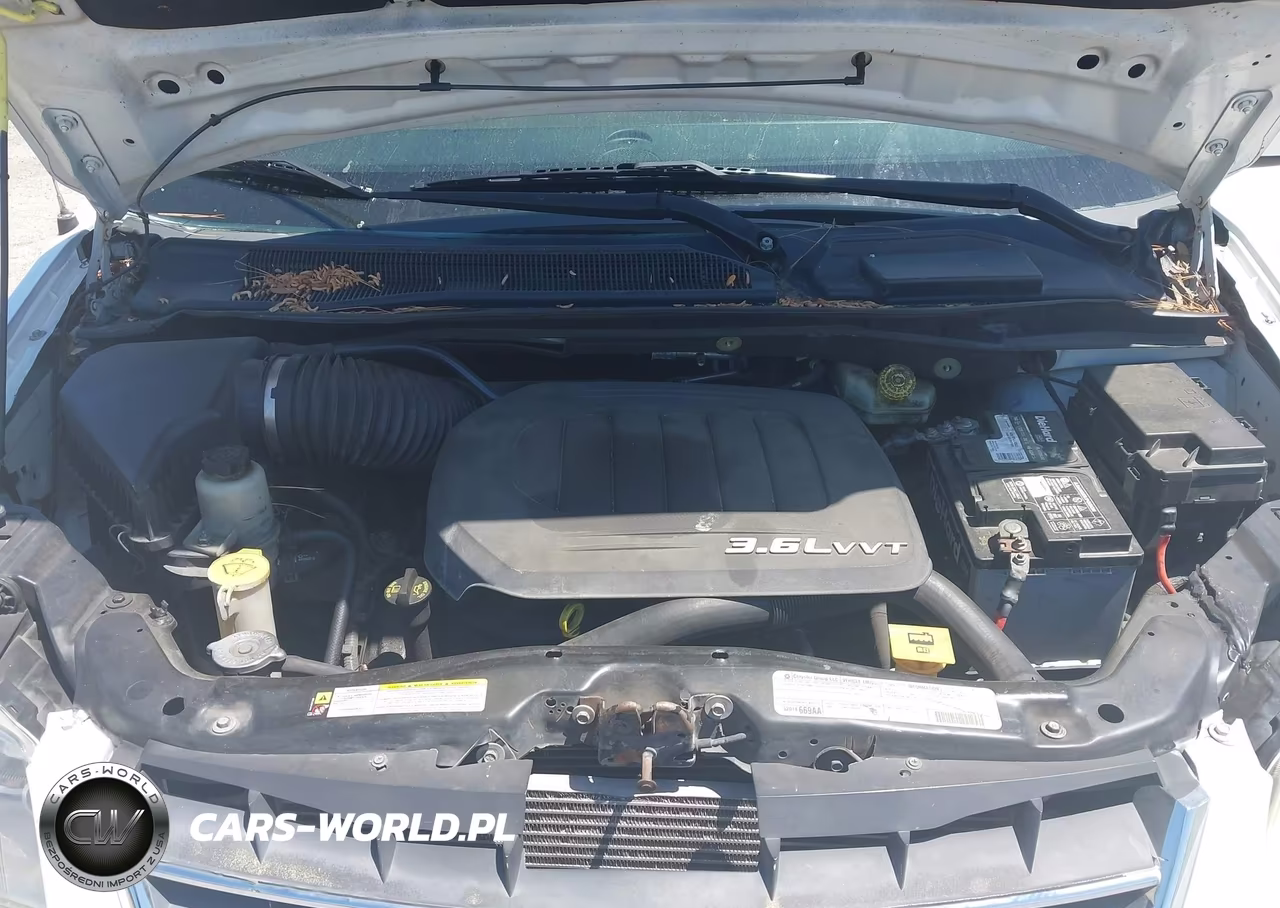 2015 Chrysler Town & Country Touring VIN:2C4RC1BG9FR715016 - 10