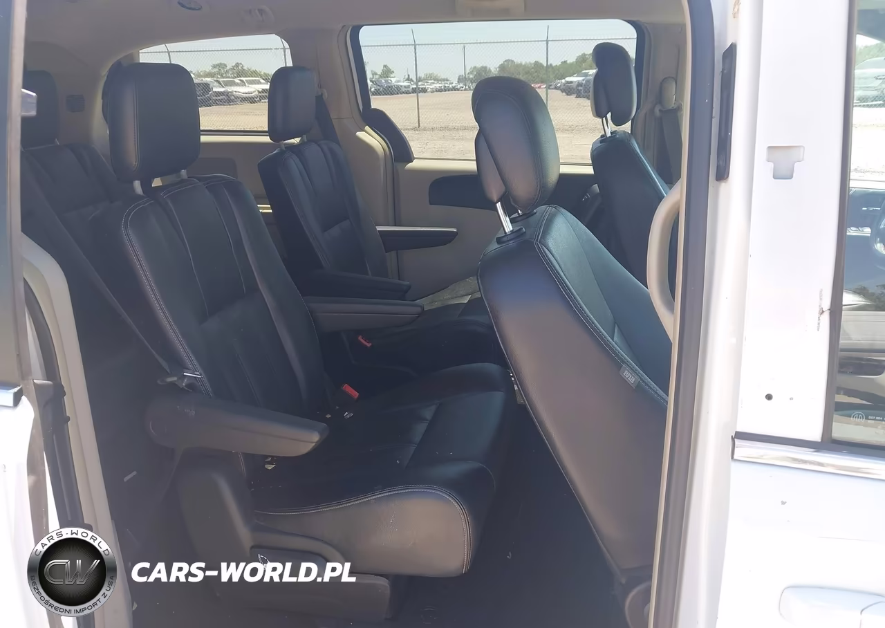 2015 Chrysler Town & Country Touring VIN:2C4RC1BG9FR715016 - 8