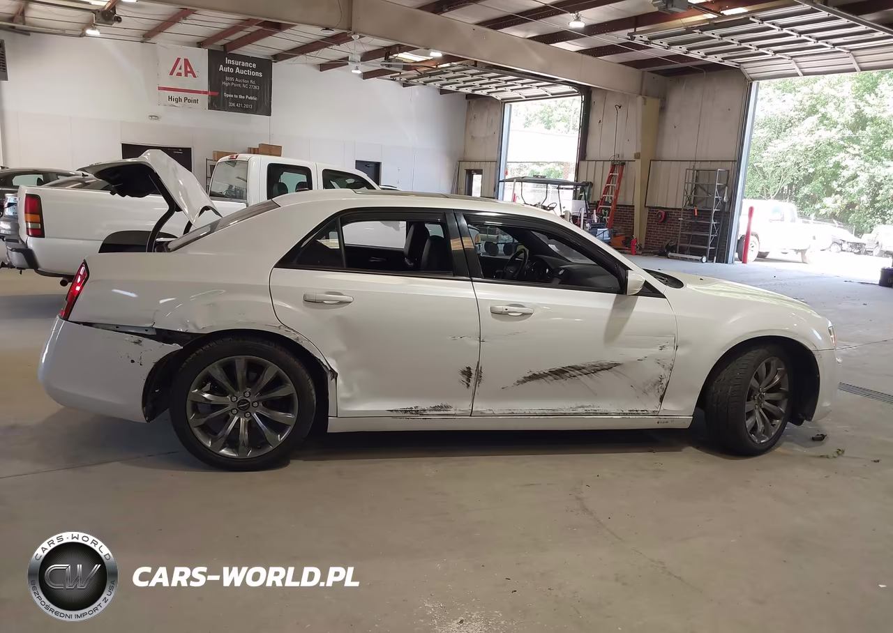 2014 Chrysler 300 300S VIN:2C3CCABG8EH231062 - 14