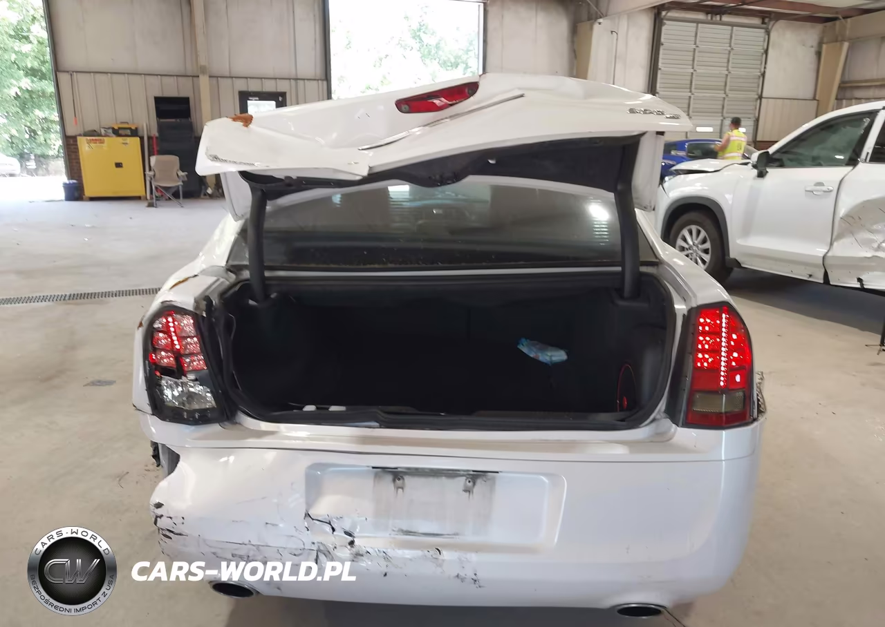 2014 Chrysler 300 300S VIN:2C3CCABG8EH231062 - 17