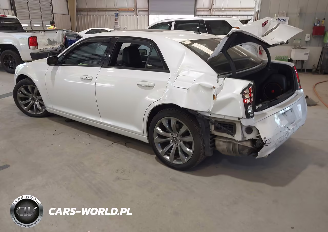 2014 Chrysler 300 300S VIN:2C3CCABG8EH231062 - 3