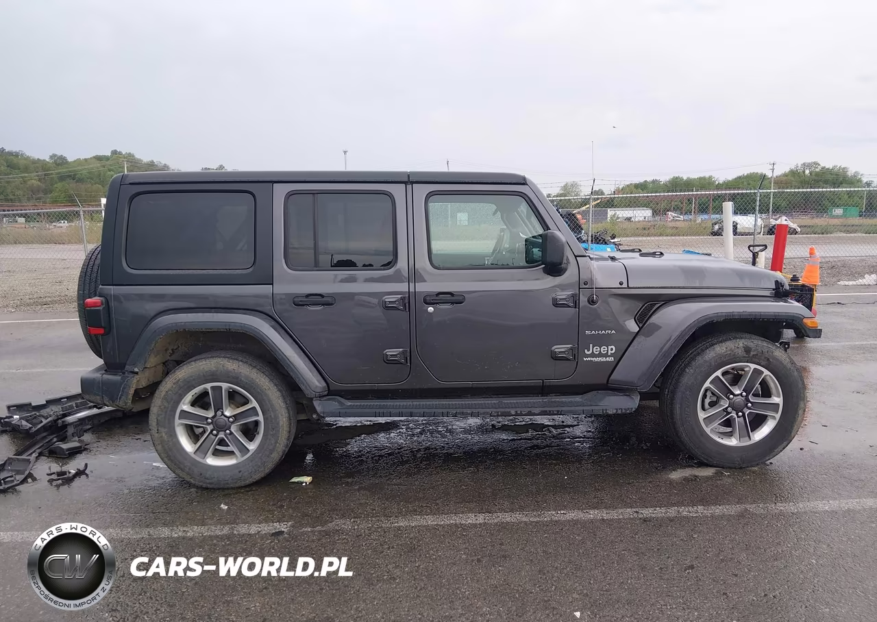 2018 Jeep Wrangler Unlimited Sahara 4X4 VIN:1C4HJXEN9JW188898 - 14
