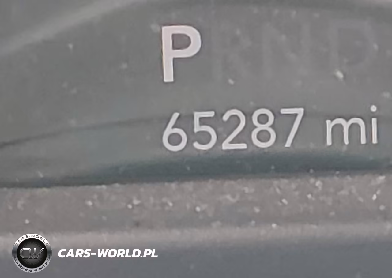 2018 Jeep Wrangler Unlimited Sahara 4X4 VIN:1C4HJXEN9JW188898 - 16