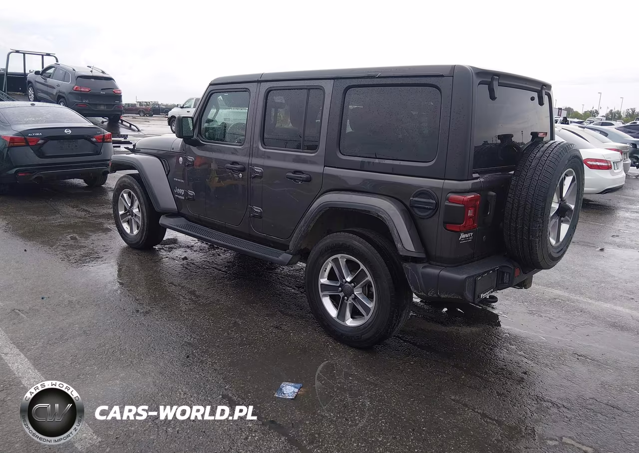 2018 Jeep Wrangler Unlimited Sahara 4X4 VIN:1C4HJXEN9JW188898 - 3