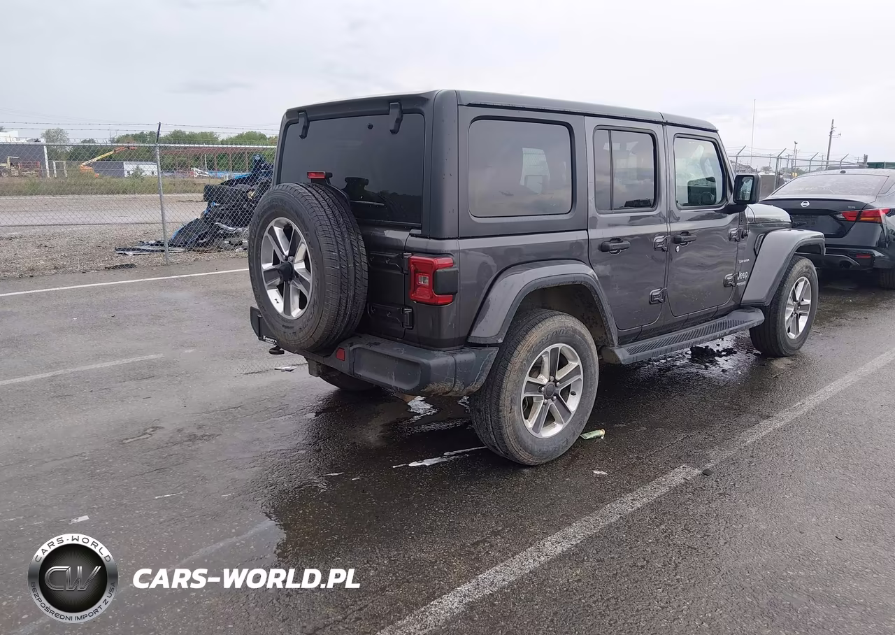 2018 Jeep Wrangler Unlimited Sahara 4X4 VIN:1C4HJXEN9JW188898 - 4