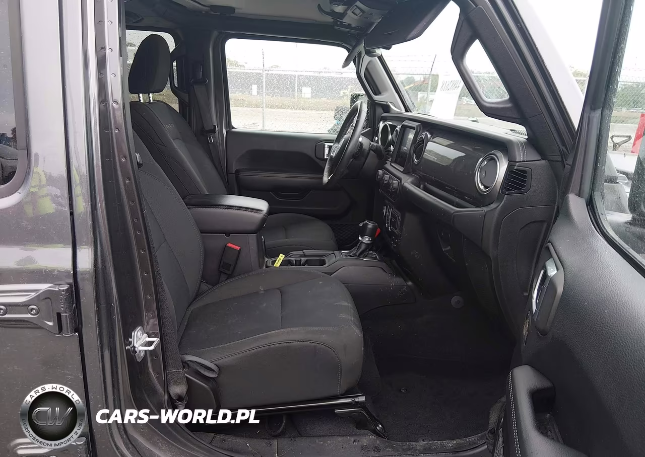 2018 Jeep Wrangler Unlimited Sahara 4X4 VIN:1C4HJXEN9JW188898 - 5