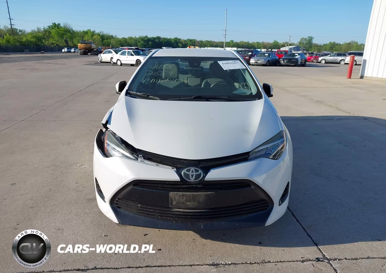 2017 Toyota Corolla Le VIN:5YFBURHE1HP685435 - 13