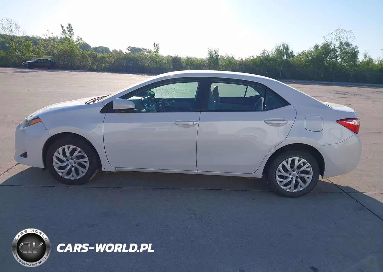 2017 Toyota Corolla Le VIN:5YFBURHE1HP685435 - 15