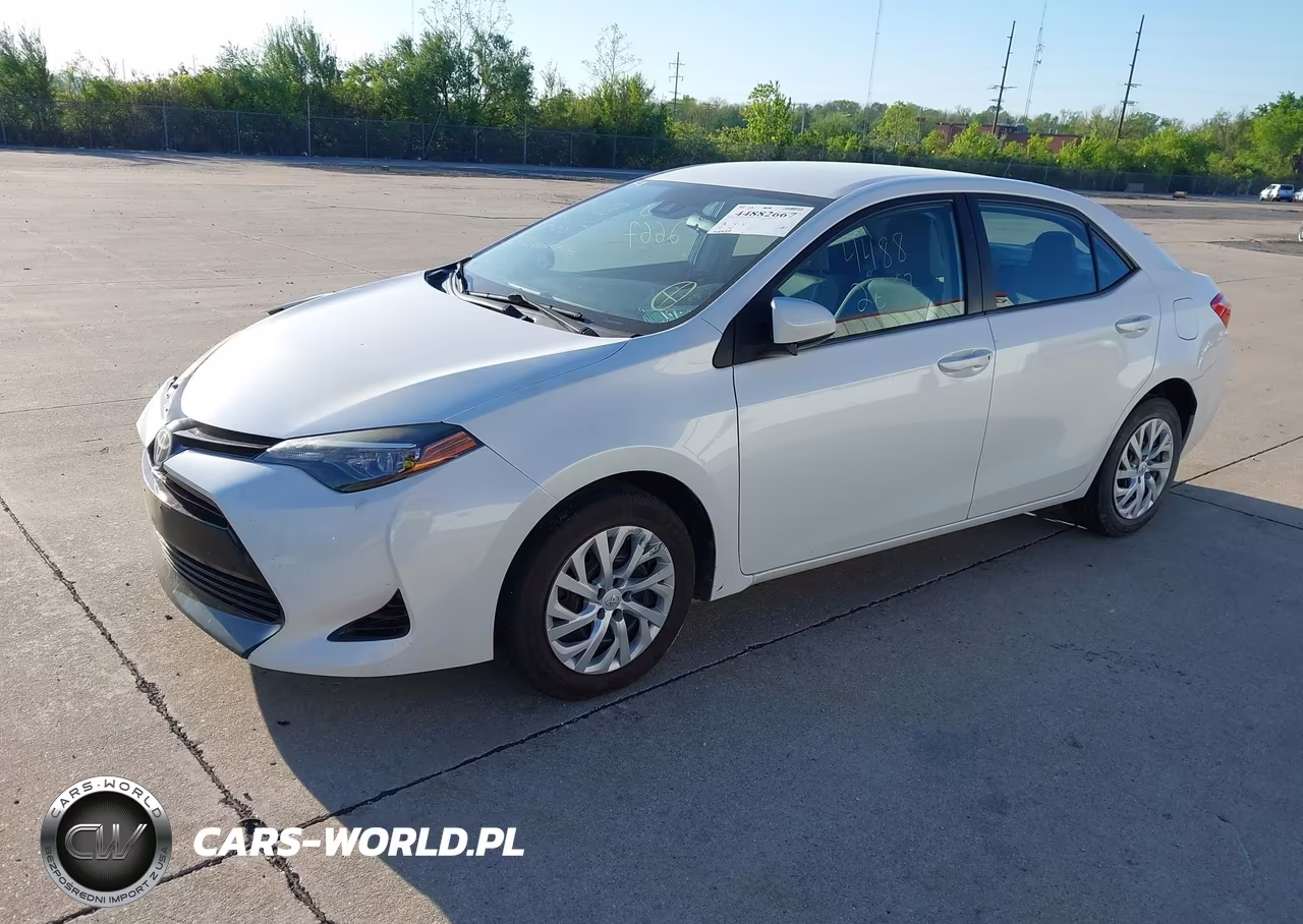 2017 Toyota Corolla Le VIN:5YFBURHE1HP685435 - 2
