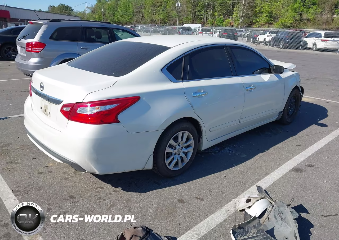 2017 Nissan Altima 2.5 S VIN:1N4AL3AP1HN314494 - 4