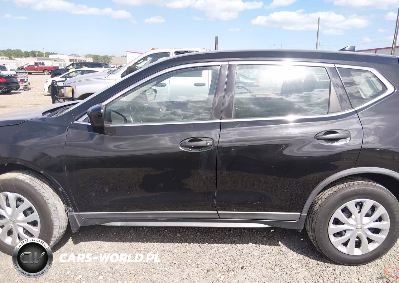 2018 Nissan Rogue S VIN:KNMAT2MV1JP567145 - 15
