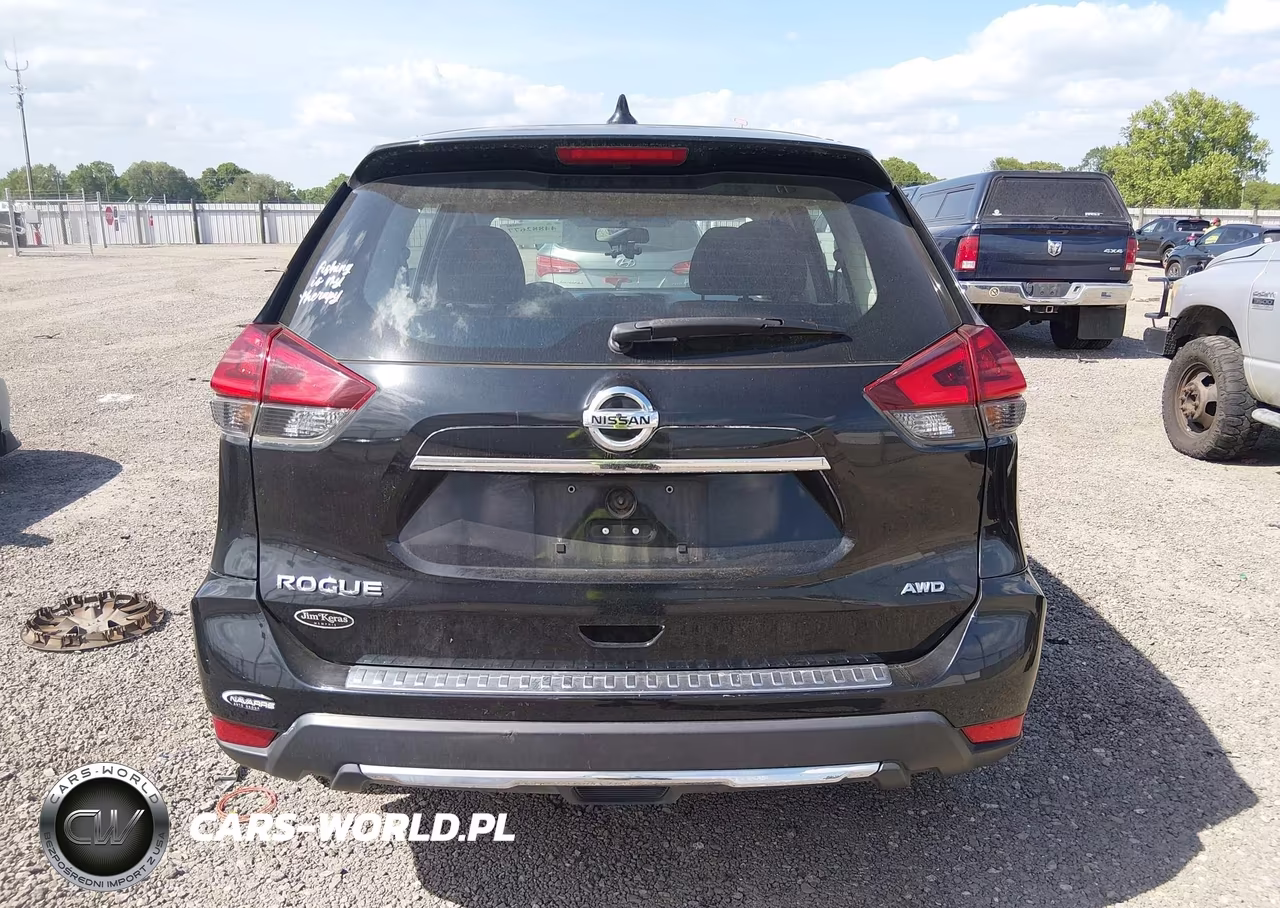 2018 Nissan Rogue S VIN:KNMAT2MV1JP567145 - 17