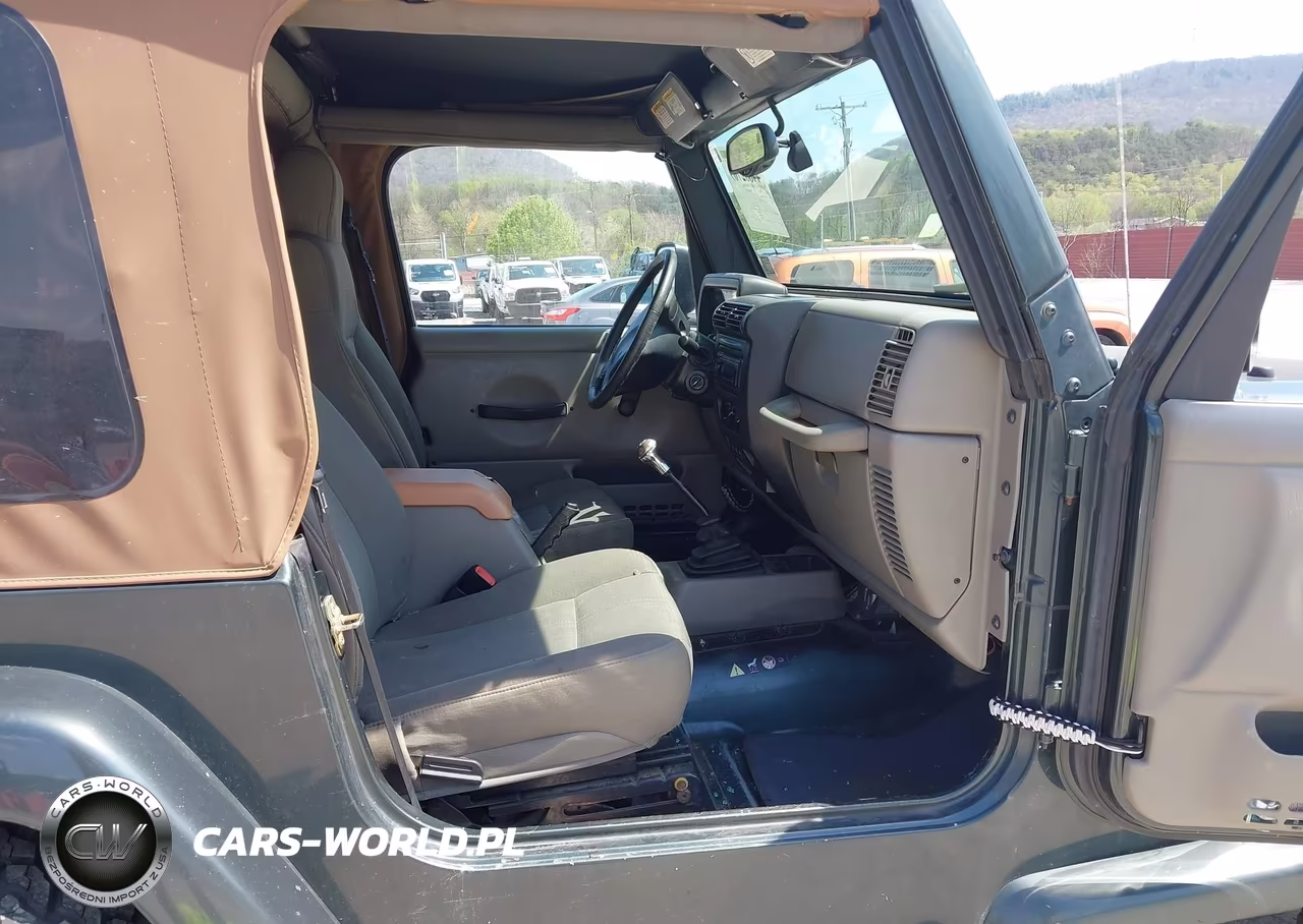 2004 Jeep Wrangler Sahara VIN:1J4FA59S14P750104 - 5