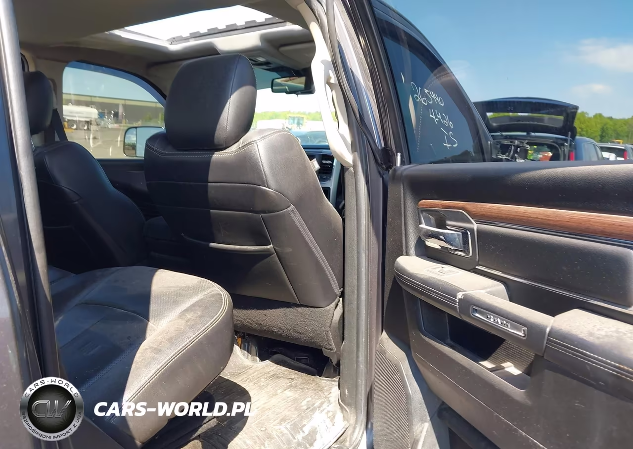 2018 Ram 1500 Laramie 4X4 5'7 Box VIN:1C6RR7NT5JS161742 - 8