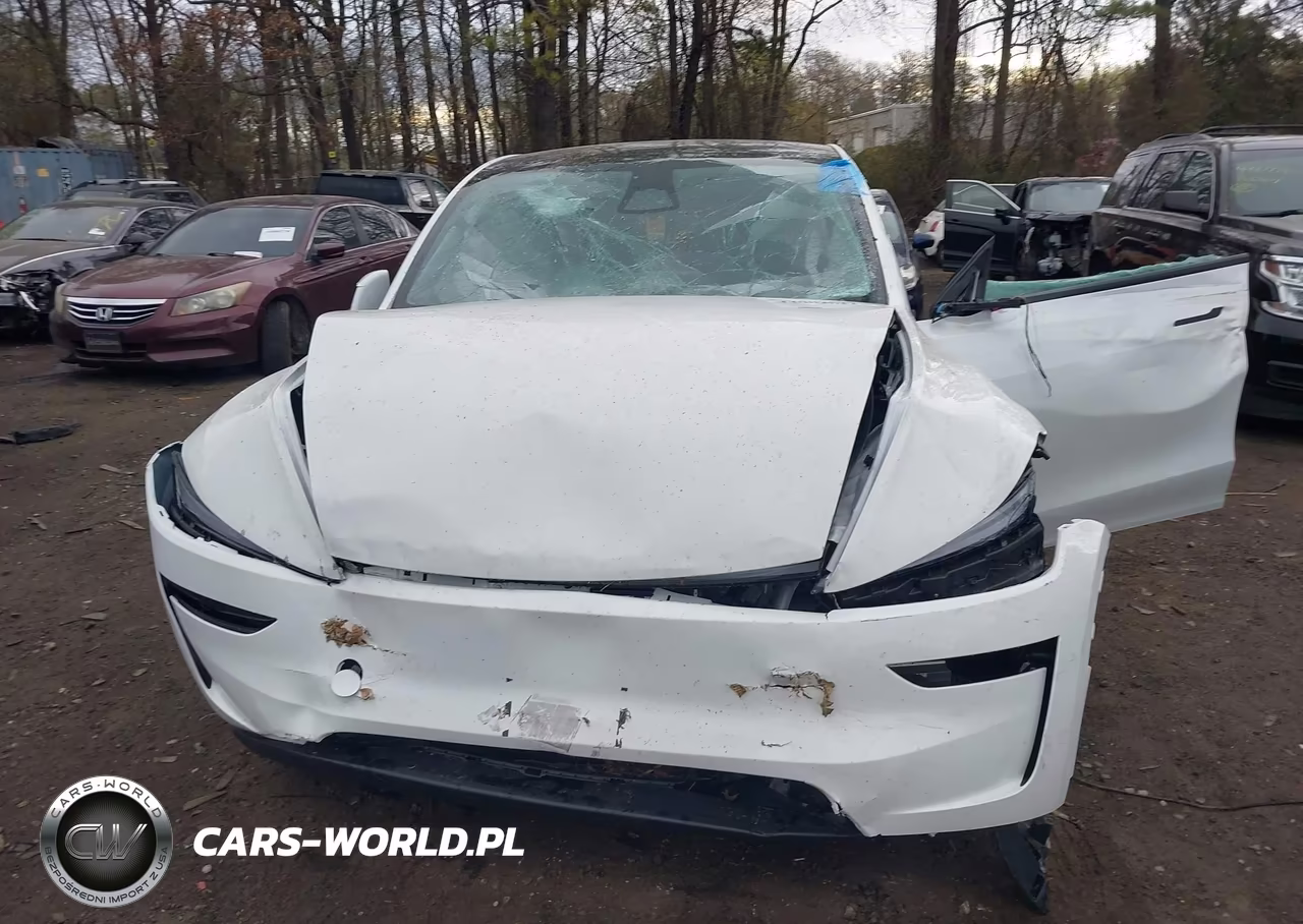 2026 Tesla Model Y Premium Rear-Wheel Drive-Standard Rear-Wheel Drive VIN:7SAYGDED7TF548605 - 11