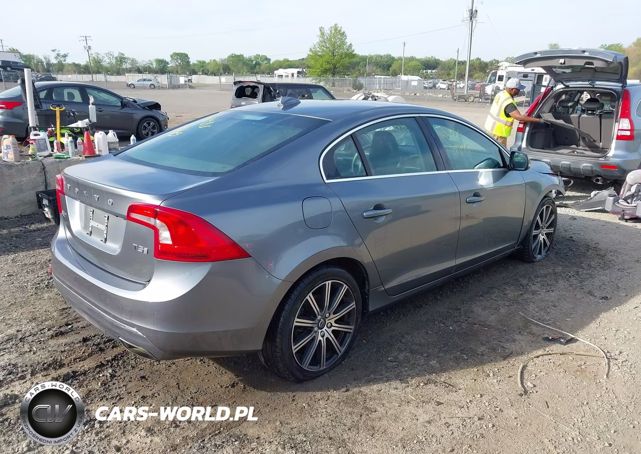 2016 Volvo S60 Inscription T5 Drive-E Premier VIN:LYV402FK1GB097082 - 4