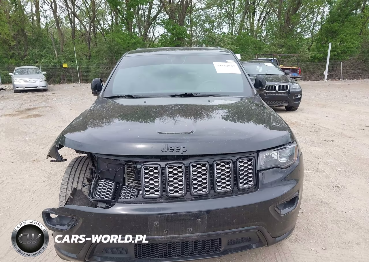 2017 Jeep Grand Cherokee Altitude 4X4 VIN:1C4RJFAG9HC852392 - 12