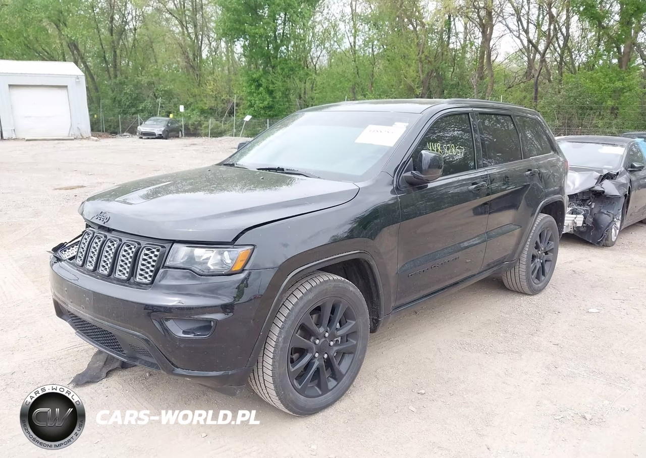 2017 Jeep Grand Cherokee Altitude 4X4 VIN:1C4RJFAG9HC852392 - 2