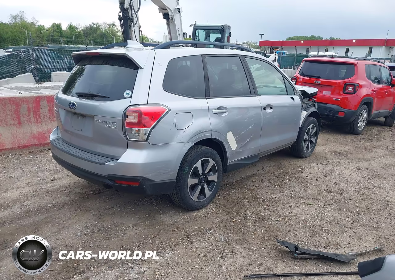 2017 Subaru Forester 2.5I Premium VIN:JF2SJAEC6HH401825 - 4